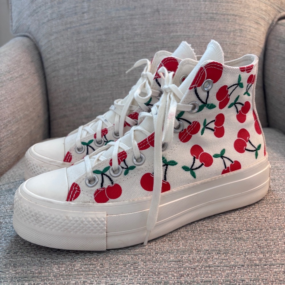 Converse Chuck Taylor All Star Lift Hi Cherry Embroidery White Platform Womens 7 - Picture 2 of 9